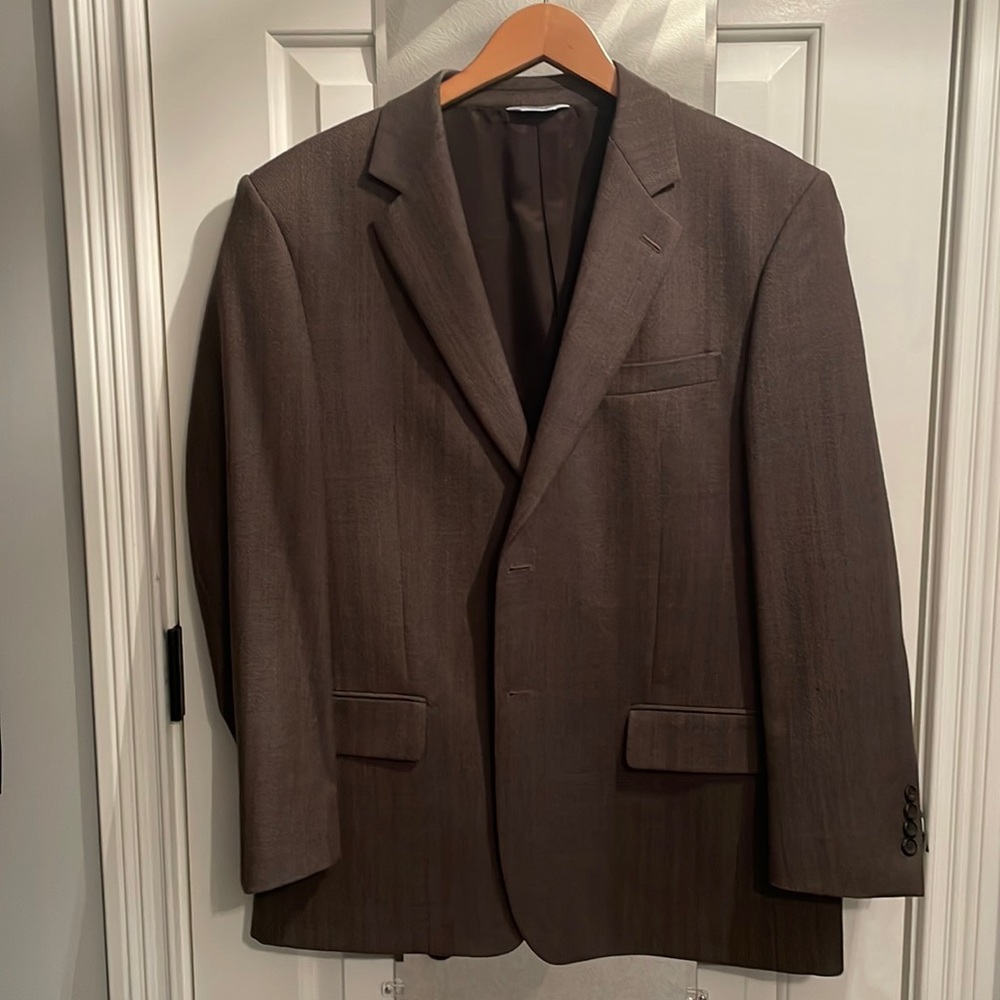 Pre-owned. Joseph and feiss suit jacked in 42 regular.